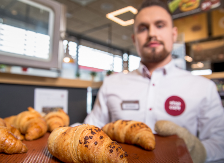 rogaliki z ciasta francuskiego